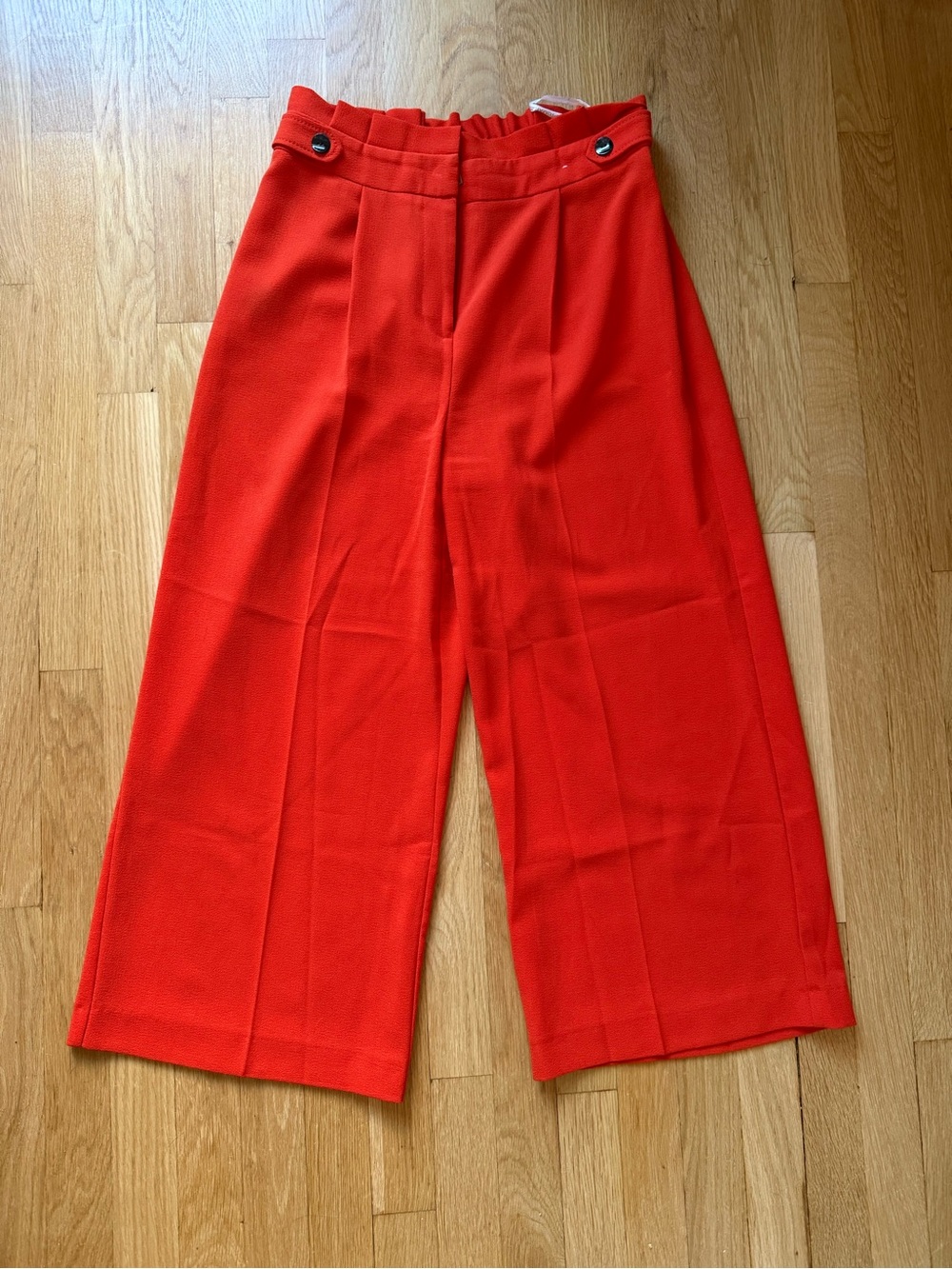 Red High-Waist Wide Leg Pleated Capri Pants